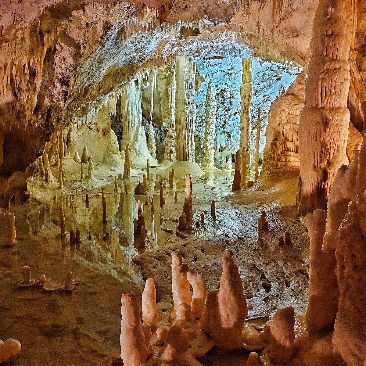 Le Grotte di Frasassi di Genga